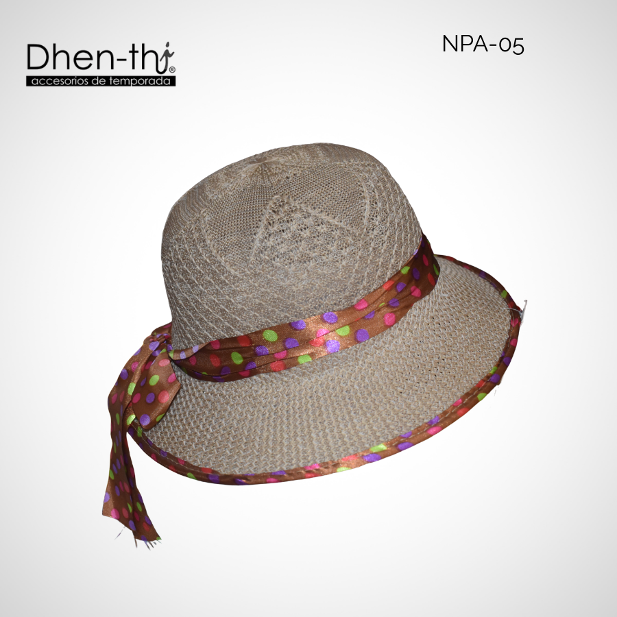 Sombrero de hilo para niña: Listón punteado