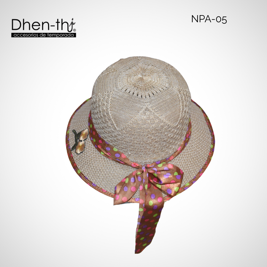 Sombrero de hilo para niña: Listón punteado